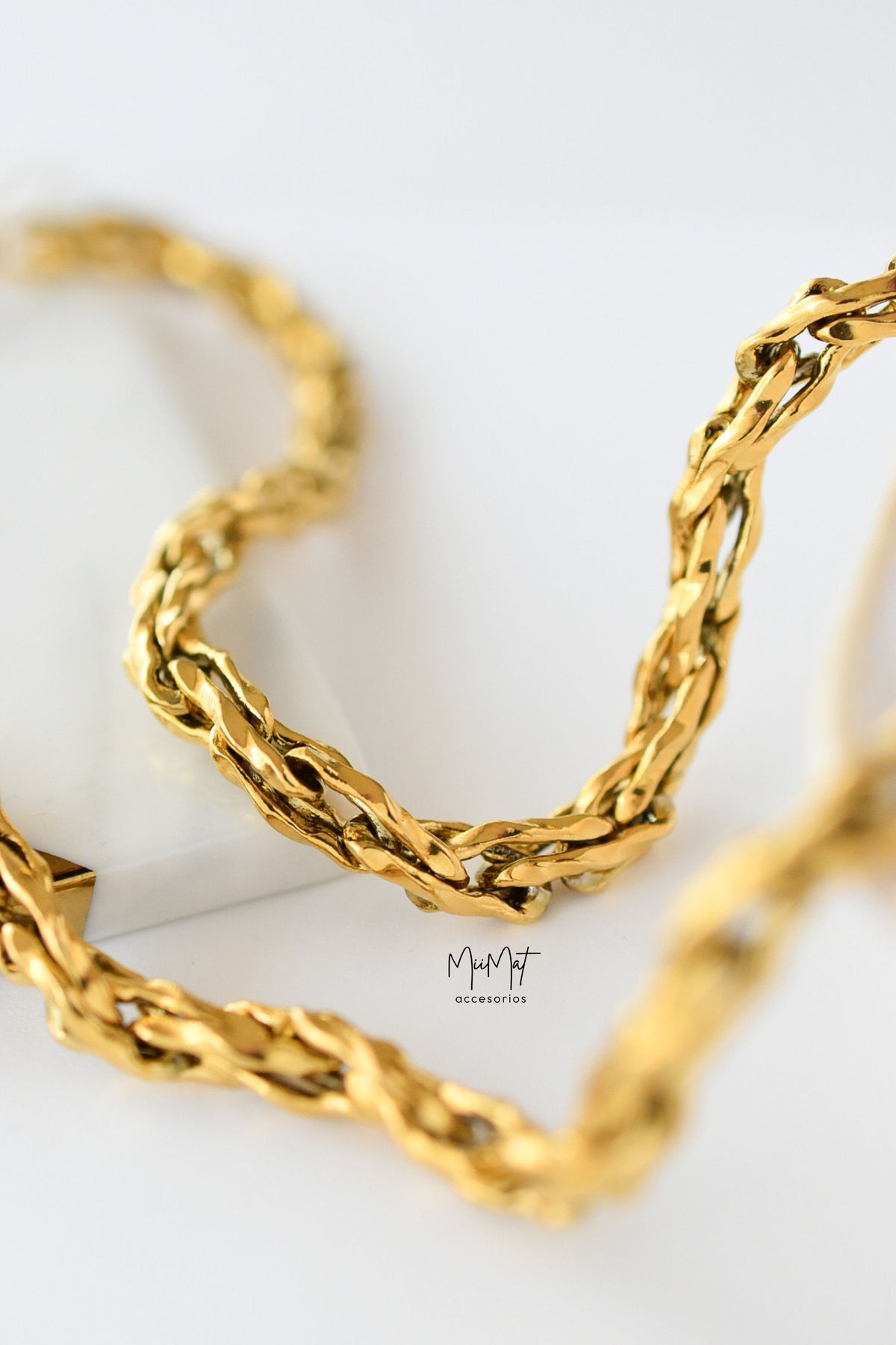 Cadena Twisted