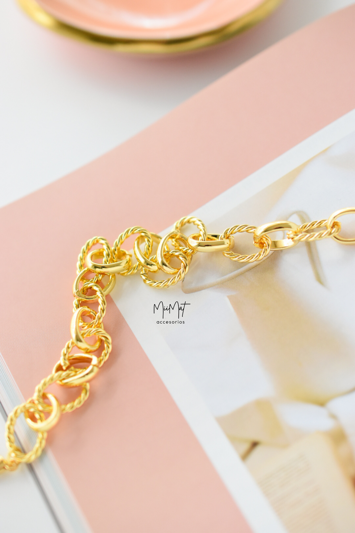 Cadena Twist