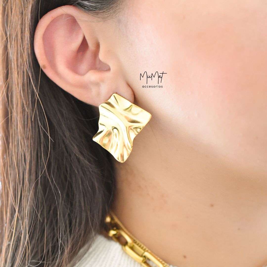 Aretes Mirror