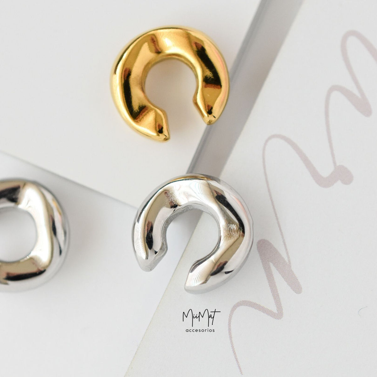 Ear Cuff Wave Plata