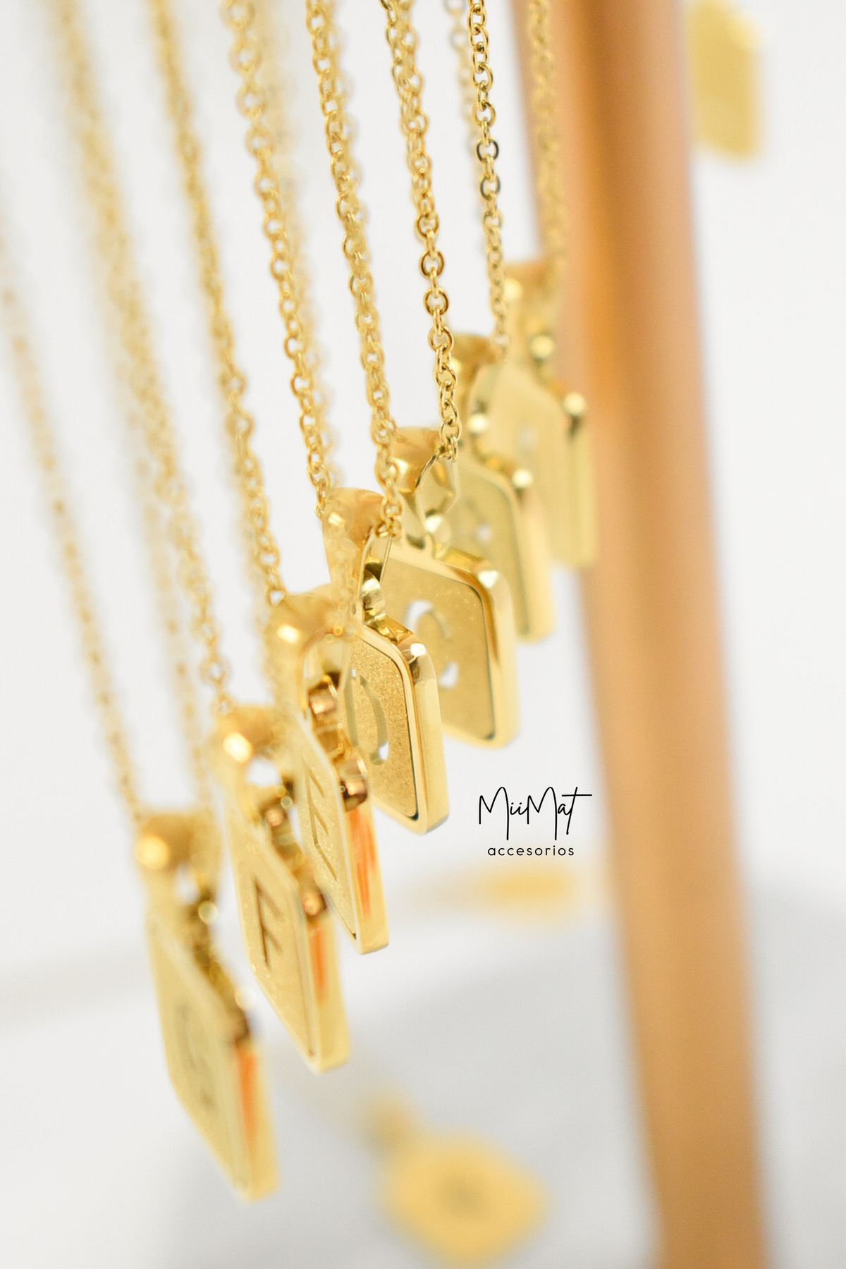 Collar Inicial Brillante